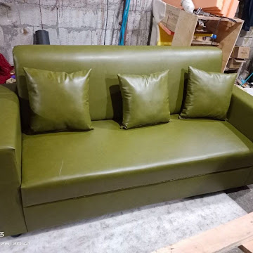 Handcrafted 3-seater living room sofa in olive green fabric
